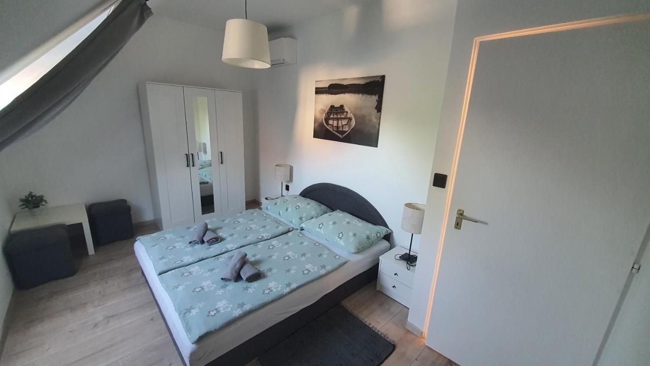 Apartman Soos -- Only For Relaxation, Not For Party! Сиофок Екстериор снимка